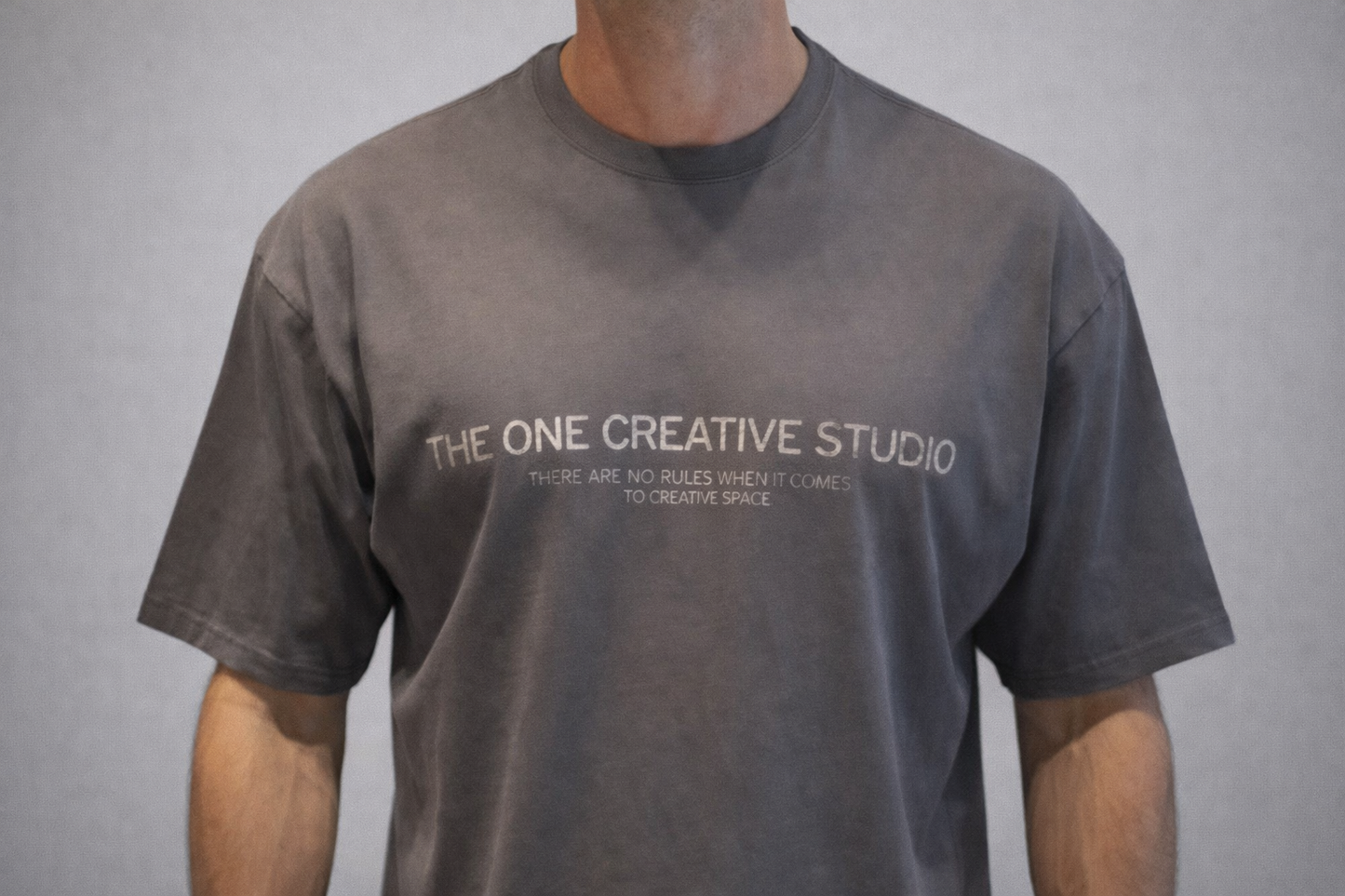 Remera Creative Studio - Gris