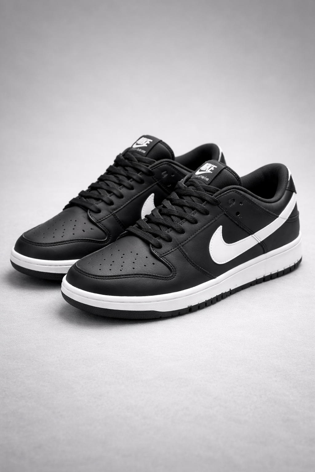 Nike Dunk Low - B&W