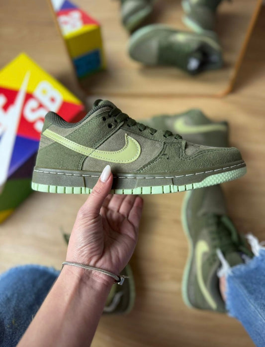 Nike Dunk Low Olive Green
